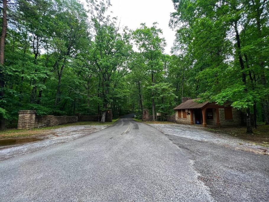 Coyote Cabin At Woodland Retreat At Desoto Beside Desoto State Park Fort Payne Εξωτερικό φωτογραφία